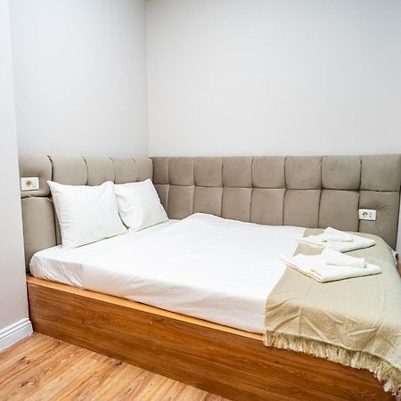 Cozy Apartments Near Calea Victoriei Boekarest Buitenkant foto
